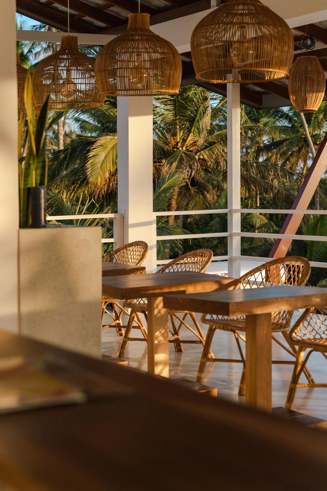 Lucky'S Surf Camp Bed & Breakfast Weligama Eksteriør bilde