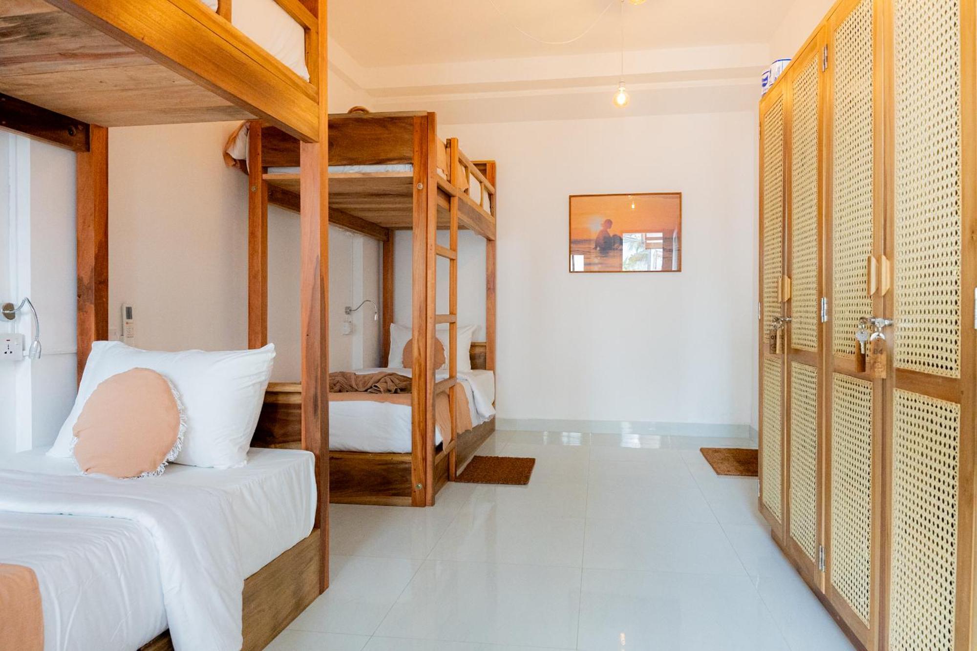 Lucky'S Surf Camp Bed & Breakfast Weligama Eksteriør bilde