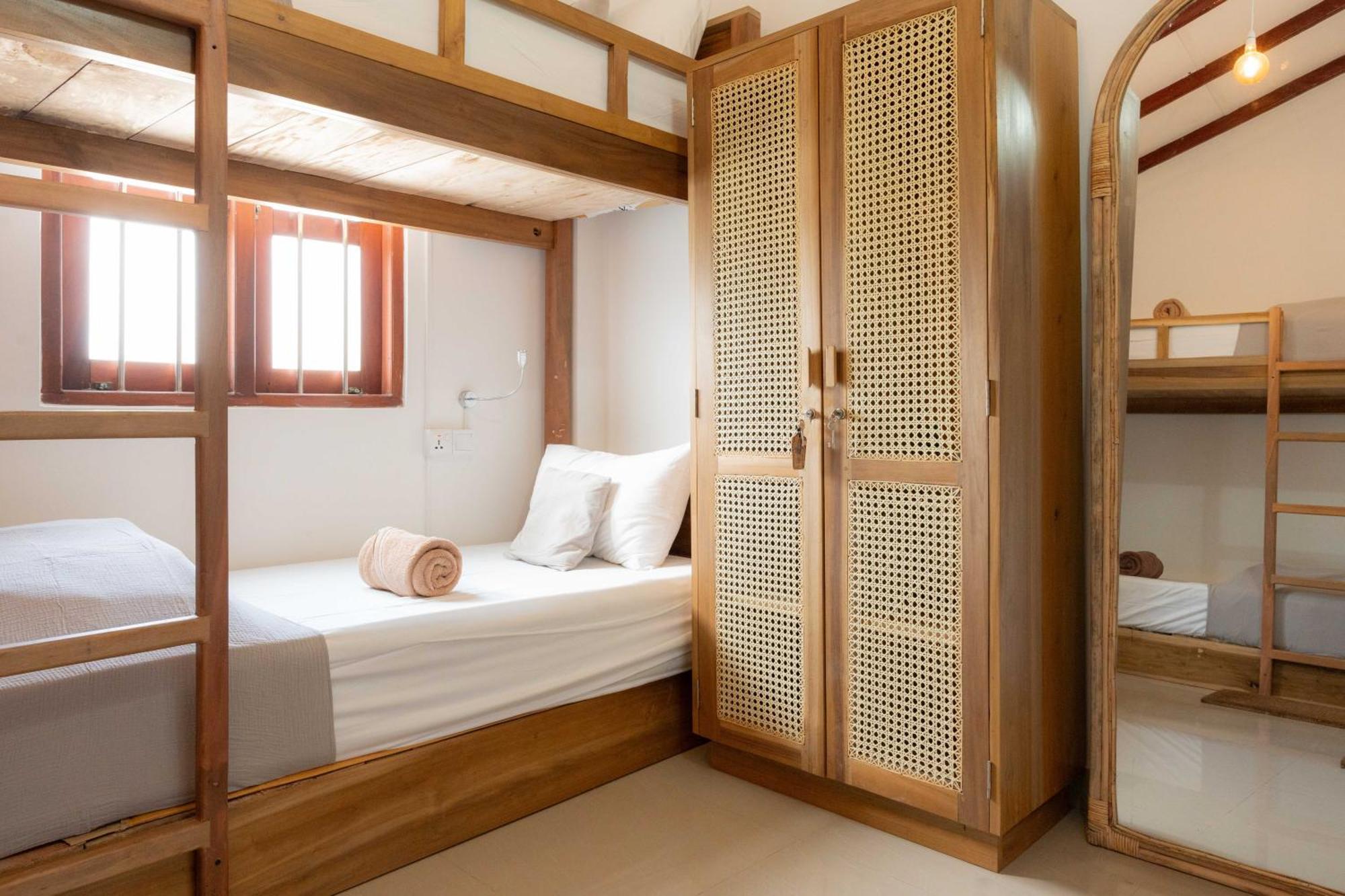 Lucky'S Surf Camp Bed & Breakfast Weligama Eksteriør bilde