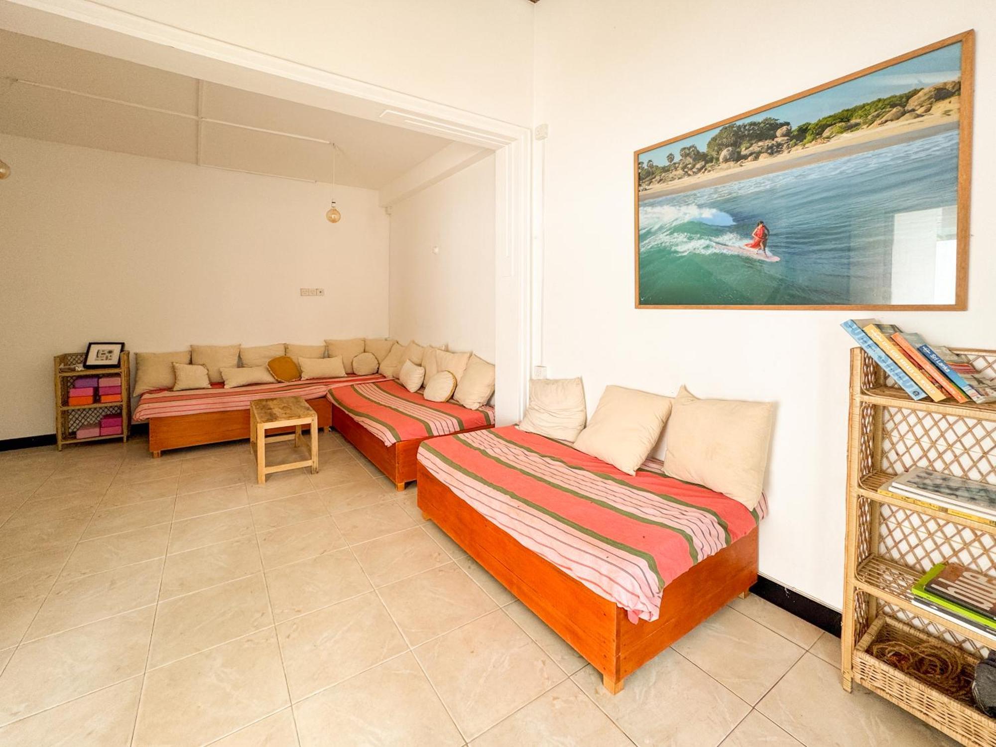 Lucky'S Surf Camp Bed & Breakfast Weligama Eksteriør bilde