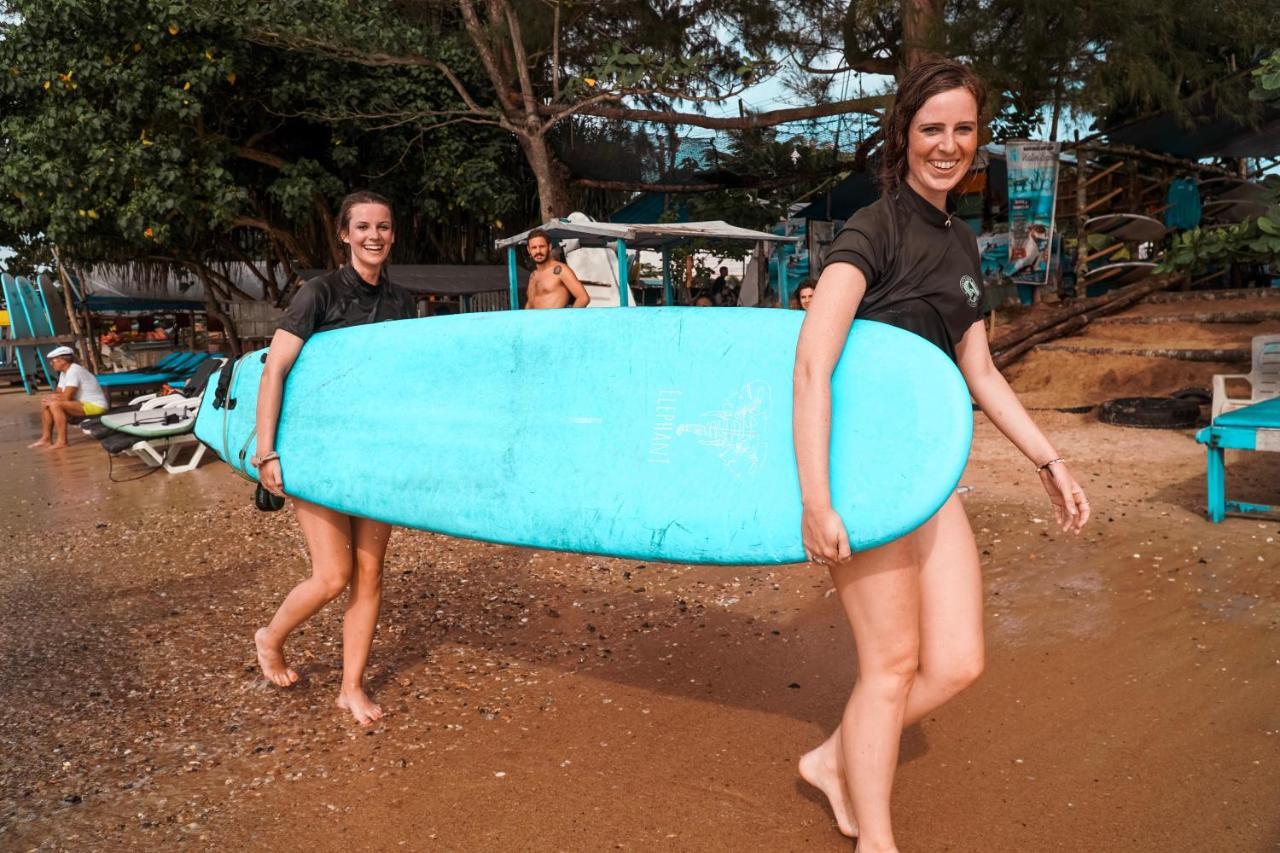Lucky'S Surf Camp Bed & Breakfast Weligama Eksteriør bilde