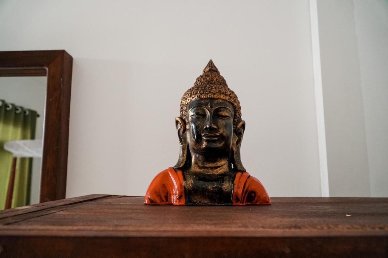 Lucky'S Surf Camp Bed & Breakfast Weligama Eksteriør bilde
